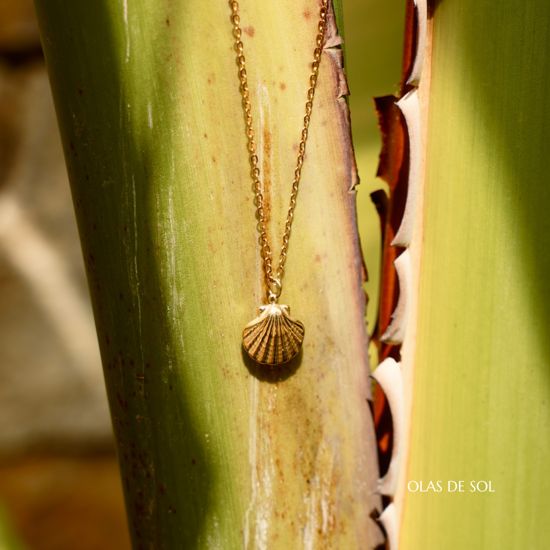 Collar Arenisca - acero inoxidable bañado en oro 18k