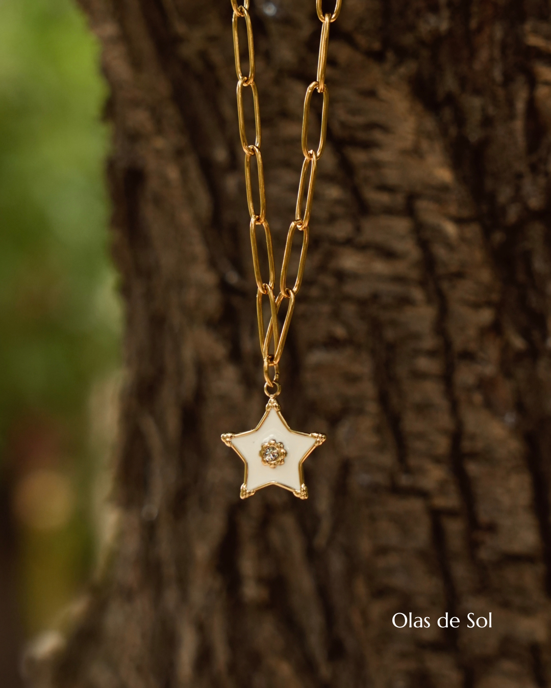 Collar Auría - acero inoxidable bañado en oro 18k