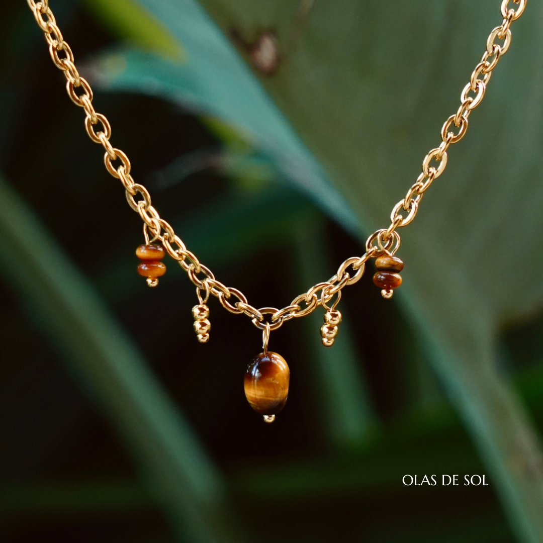 Collar Cova del Sol - acero inoxidable bañado en oro 18k, ojo de tigre