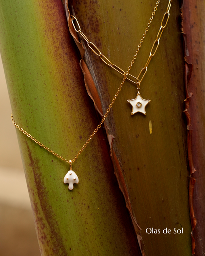 Collar Auría - acero inoxidable bañado en oro 18k
