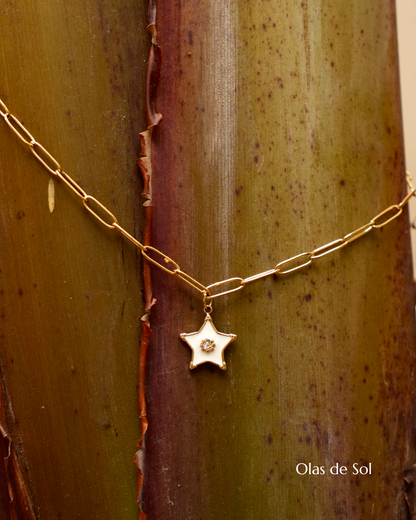Collar Auría - acero inoxidable bañado en oro 18k