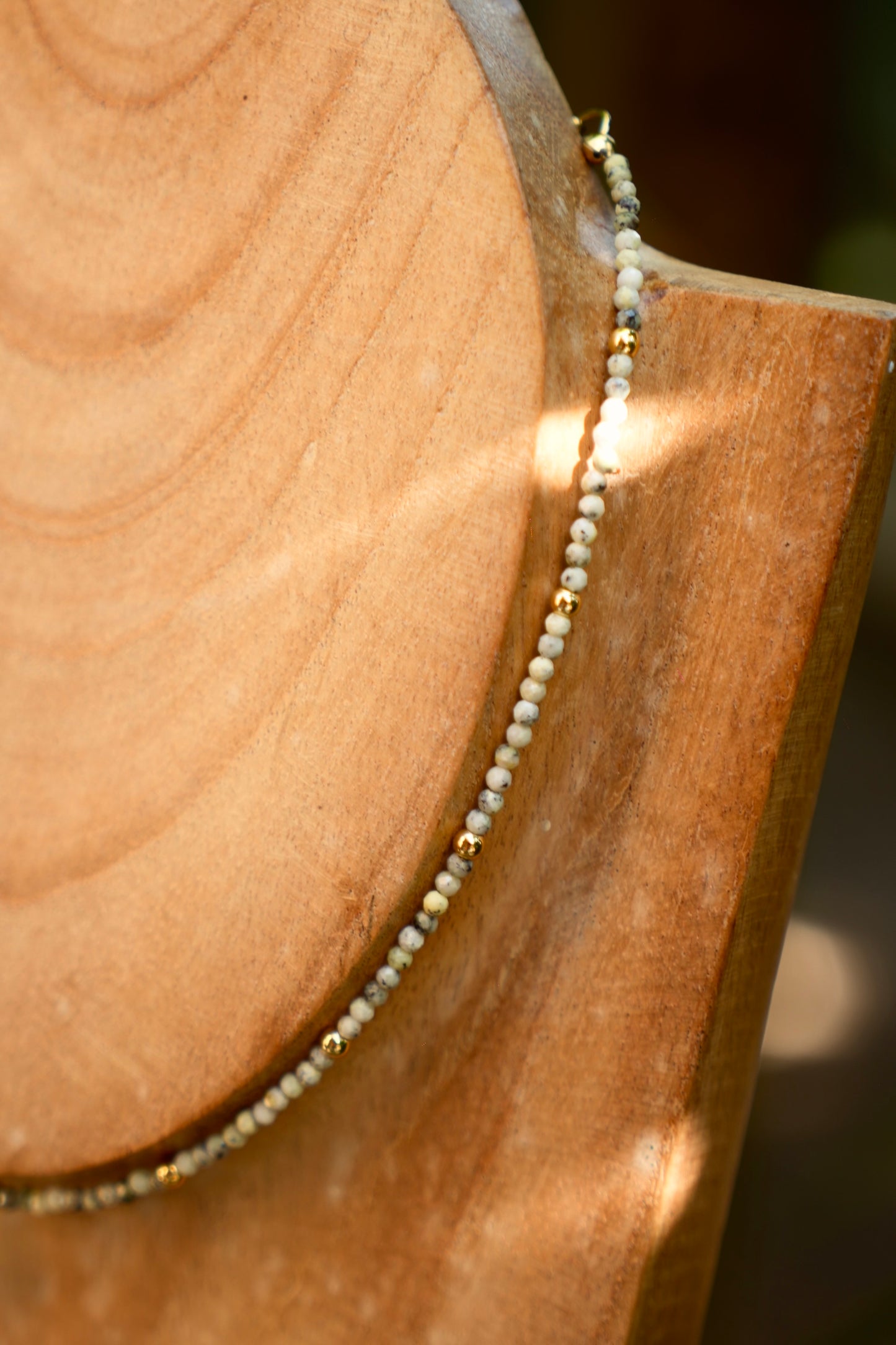 Collar Jaspe con charm pez